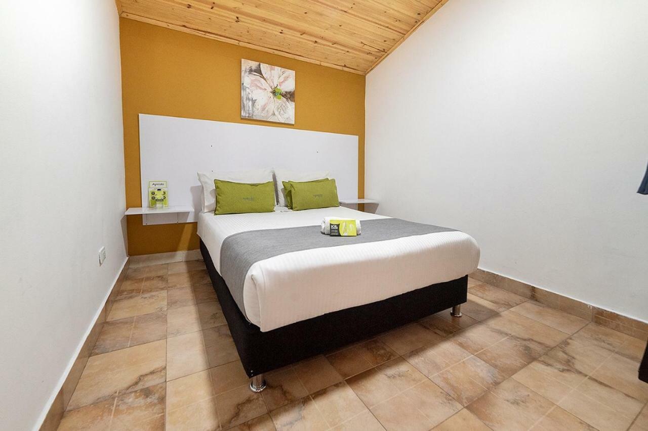 Hotel Casa Normandia Богота Екстериор снимка