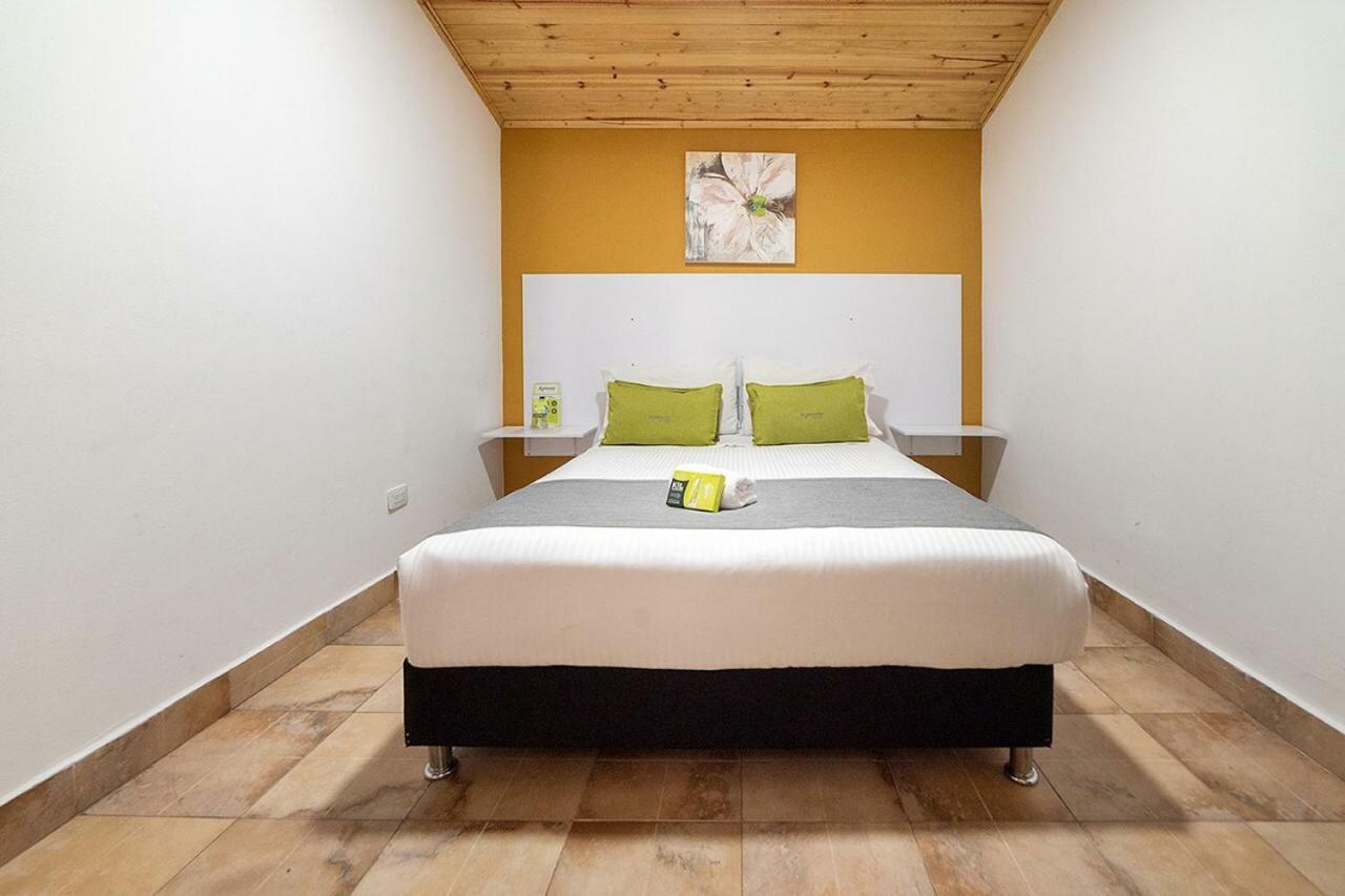Hotel Casa Normandia Богота Екстериор снимка